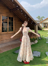画像をギャラリービューアに読み込む, 小さなログハウスと花の庭にぴったりだった夏の恋のワンピース_K0020
