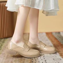 画像をギャラリービューアに読み込む, 大学の講義帰りに寄り道した古本屋で響くクラシックシューズ_K0185