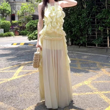 画像をギャラリービューアに読み込む, ホテルラウンジで目が合うたびにときめくフリルシアーコーデ_K0143