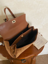 画像をギャラリービューアに読み込む, パリの街を散歩するスエードメッセンジャーバッグ_N3186