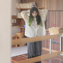 画像をギャラリービューアに読み込む, 行きつけの喫茶店で紅茶を飲む日のフリルブラウス_N3472