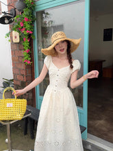 画像をギャラリービューアに読み込む, カリブ海の空と波にとける少女の、刺繍と風をまとう編みワンピース_K0080