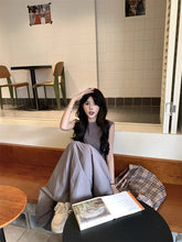 画像をギャラリービューアに読み込む, 無機質なギャラリーに佇む、孤独と美しさを纏ったワントーンコーデ _K0112