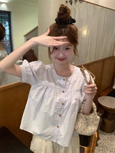 画像をギャラリービューアに読み込む, カフェの窓辺でレモンパイを食べながら恋の続きを考えていた日のブラウス_K0024