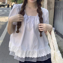 画像をギャラリービューアに読み込む, 打ち上げ花火が揺らした、坂道の途中で立ち止まったブラウス_K0119