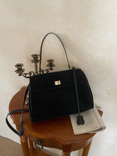 画像をギャラリービューアに読み込む, パリの街を散歩するスエードメッセンジャーバッグ_N3186