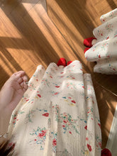 画像をギャラリービューアに読み込む, 小さなログハウスと花の庭にぴったりだった夏の恋のワンピース_K0020