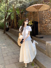 画像をギャラリービューアに読み込む, 南国の花に似合う風に揺れるレースリボンブラウス_K0053