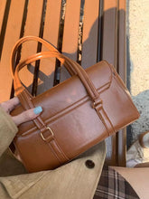 画像をギャラリービューアに読み込む, フランスの香水を纏う彼女のフラップハンドバッグ_N3185