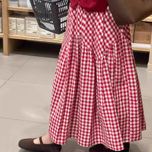 画像をギャラリービューアに読み込む, キャンディーショップで甘い香りに包まれながら歩くギンガムロング_K0177