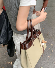 画像をギャラリービューアに読み込む, 下北沢のヴィンテージショップで見つけたバイカラートートバッグ_N3184