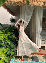 画像をギャラリービューアに読み込む, 小さなログハウスと花の庭にぴったりだった夏の恋のワンピース_K0020