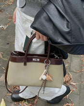 画像をギャラリービューアに読み込む, 下北沢のヴィンテージショップで見つけたバイカラートートバッグ_N3184