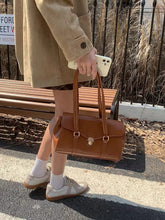 画像をギャラリービューアに読み込む, フランスの香水を纏う彼女のフラップハンドバッグ_N3185