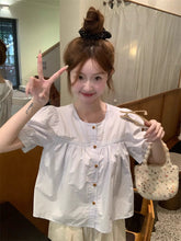 画像をギャラリービューアに読み込む, カフェの窓辺でレモンパイを食べながら恋の続きを考えていた日のブラウス_K0024