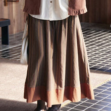 画像をギャラリービューアに読み込む, アンティークの書棚に囲まれて過ごすクラシックコーデセット_K0173