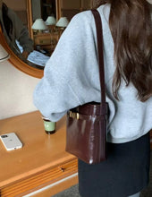 画像をギャラリービューアに読み込む, おばあちゃんが大事にしていたポイントベルトバケツショルダーバッグ_N2746