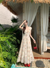 画像をギャラリービューアに読み込む, 小さなログハウスと花の庭にぴったりだった夏の恋のワンピース_K0020