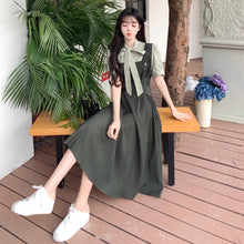 画像をギャラリービューアに読み込む, 落ち葉舞う並木道を歩くときのクラシカルガーリーワンピース_K0142