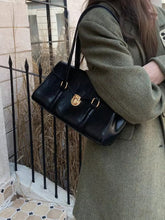 画像をギャラリービューアに読み込む, フランスの香水を纏う彼女のフラップハンドバッグ_N3185