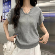 画像をギャラリービューアに読み込む, ひとりで観た映画のあとに着たくなったシンプルニット_K0070