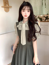 画像をギャラリービューアに読み込む, 落ち葉舞う並木道を歩くときのクラシカルガーリーワンピース_K0142