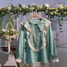 画像をギャラリービューアに読み込む, ガーデンパーティーを開催する日のギンガムチェックフリルブラウス_N3470