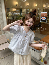 画像をギャラリービューアに読み込む, カフェの窓辺でレモンパイを食べながら恋の続きを考えていた日のブラウス_K0024