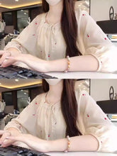 画像をギャラリービューアに読み込む, さくらんぼの赤い実とリボンの白い結び目が愛おしいブラウス_K0049