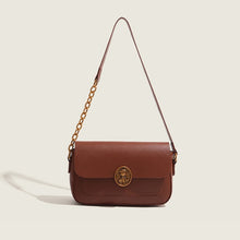 画像をギャラリービューアに読み込む, ヴィンテージショップで一目惚れしたエンブレムチェーンバッグ_N3489