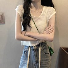 画像をギャラリービューアに読み込む, 軽やかで涼しげな雰囲気を纏う透かし編みトップス_K0050