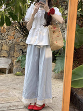 画像をギャラリービューアに読み込む, 南国の花に似合う風に揺れるレースリボンブラウス_K0053