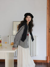 画像をギャラリービューアに読み込む, 行きつけの喫茶店で紅茶を飲む日のフリルブラウス_N3472