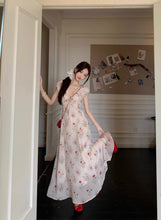 画像をギャラリービューアに読み込む, 小さなログハウスと花の庭にぴったりだった夏の恋のワンピース_K0020