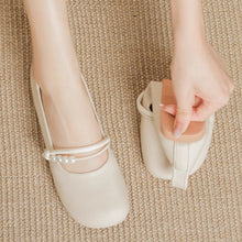画像をギャラリービューアに読み込む, パールの光と手をつないで、初デートに選んだバレエシューズ_K0165