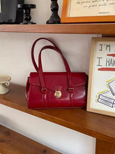 画像をギャラリービューアに読み込む, フランスの香水を纏う彼女のフラップハンドバッグ_N3185