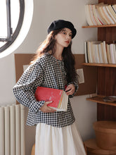 画像をギャラリービューアに読み込む, 行きつけの喫茶店で紅茶を飲む日のフリルブラウス_N3472