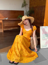 画像をギャラリービューアに読み込む, カリブ海の空と波にとける少女の、刺繍と風をまとう編みワンピース_K0080