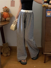 画像をギャラリービューアに読み込む, パジャマのままで迎えた朝に笑う彼女のチェックパンツ_K0077
