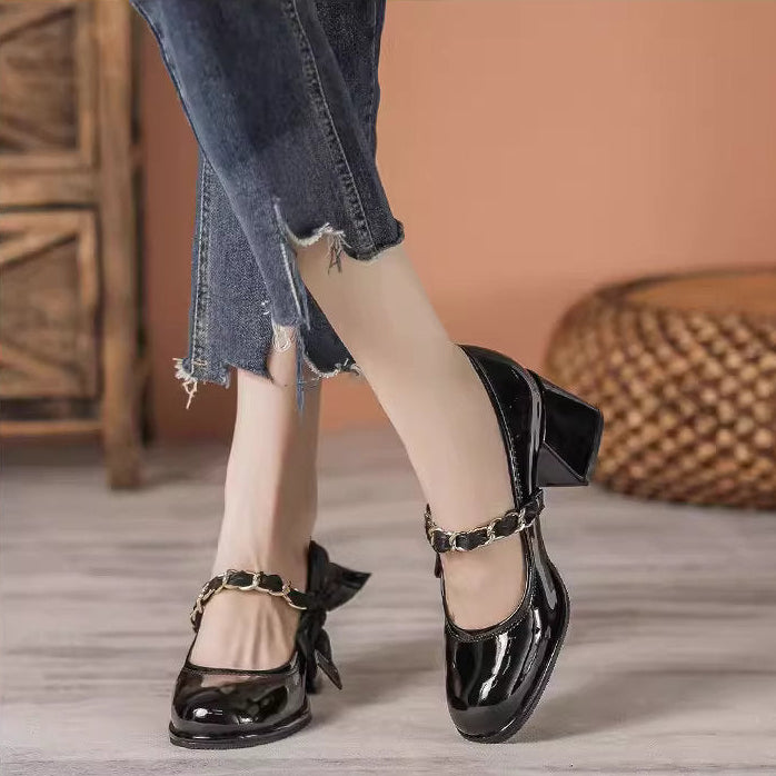 少女が憧れのプリンセスに近づく一足、ロマンティックリボンパンプス_