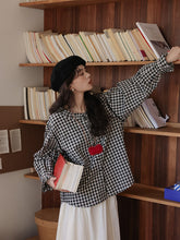 画像をギャラリービューアに読み込む, 行きつけの喫茶店で紅茶を飲む日のフリルブラウス_N3472