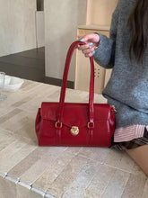 画像をギャラリービューアに読み込む, フランスの香水を纏う彼女のフラップハンドバッグ_N3185