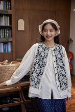 画像をギャラリービューアに読み込む, 【2点セット】隣町のフリーマーケットに行く日のジャガードベストセットブラウス_N2975