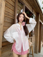 画像をギャラリービューアに読み込む, 夏の朝、レモネードを片手に日記を綴る彼女のシアーカーディガン_K0091