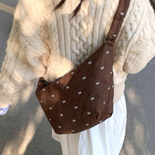 画像をギャラリービューアに読み込む, ワッフルを焼いてくれてた女の子のリボンキルティングボディバッグ_N3221