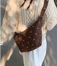 画像をギャラリービューアに読み込む, ワッフルを焼いてくれてた女の子のリボンキルティングボディバッグ_N3221