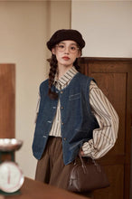 画像をギャラリービューアに読み込む, 【2点セット】クラシカルな街を歩くデニムベストセットシャツ_N1642