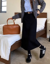 画像をギャラリービューアに読み込む, 休日に図書館に行く日のコーデュロイナロースカート_N1917