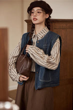 画像をギャラリービューアに読み込む, 【2点セット】クラシカルな街を歩くデニムベストセットシャツ_N1642