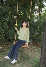 画像をギャラリービューアに読み込む, お花のフレグランスをまとう女の子のサイドスリット刺繍デニムパンツ_N2018